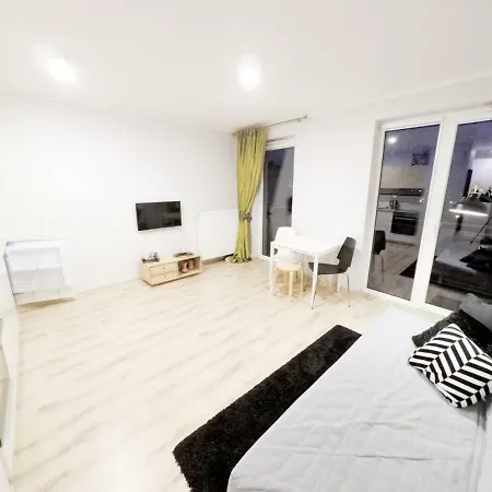 Kapitanska 35 *